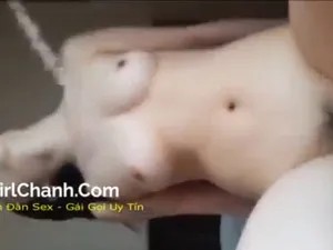 Em gái rên sướng lên đỉnh trong tư thế "cưỡi ngữa" Em gái rên sướng lên đỉnh trong tư thế "cưỡi ngữa"
